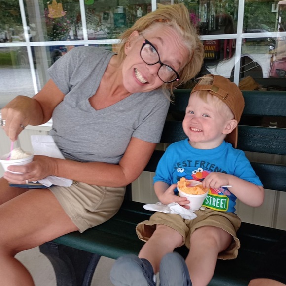 Meet your Posher, Alyson - Picture 4 of 6